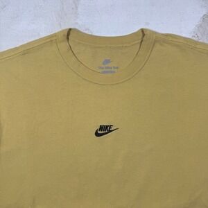 Nike T-Shirt Men's XL Yellow Gold Loose Fit Max 90 Center Swoosh Tee DB3193-700